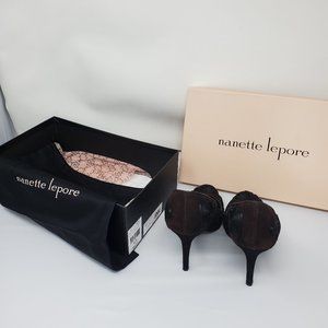 Nanette Lepore Brown Suede Black spiral pumps sz 6.5